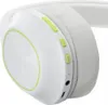 A close-up view of a white and gray Bluetooth headphone with green accents. Anteprima dell’immagine prodotto