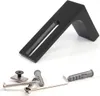 A black L-shaped bracket and various mounting hardware are displayed against a white background. Anteprima dell’immagine prodotto