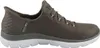 A side view of a single green sneaker. Voir les images du produit