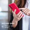 A person is holding a red smartphone case. Produktbild-Vorschau