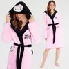 Hello Kitty Sanrio badjas voor dames, met capuchon, in het Productafbeelding-voorbeeld 2