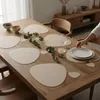 Relaxdays prostírání s podložkami, sada 6 ks, umělá kůže, Náhled obrázku produktu 2