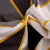 Posteľná bielizeň 200 x 220 cm sivobiele trojuholníky Náhľad obrázku produktu 5