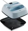A light blue Cricut Easypress 3 heat press is shown lifted above its black base. Produktbild-Vorschau