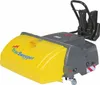 A rolly toys Trac Sweeper anbaukehrmaschine is shown against a white background. Anteprima dell’immagine prodotto