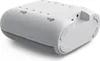 The back and bottom view of a white digital radio. Voir les images du produit