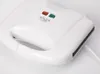 Close-up shot of a white sandwich maker. Anteprima dell’immagine prodotto