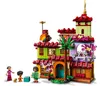 LEGO 43202 Disney La maison des Madrigaux, Encanto, jouet à Voir les images du produit 2