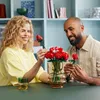 LEGO Botanicals Rosenstrauß - Blumen zum Bauen und Produktbild-Vorschau 2