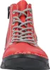 Das Bild zeigt einen roten Stiefel der leicht glänzende Oberfläche hat. Der Stiefel ist von der Seite betrachtet und hebt sich durch die kräftige Farbe hervor. Produktbild-Vorschau