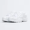 A pair of white Nike running trainers shown from a side-angle against a plain white background. Produktbild-Vorschau