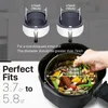 An infographic showing air fryer accessories and their compatibility with different air fryer sizes, with a hand adding food to an air fryer basket. Produktbild-Vorschau