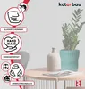 A turquoise ceramic pot with a plant sits on a wooden table next to a beige vase. The image also features marketing icons and text. Voir les images du produit