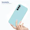 A hand holding a light blue phone case. Produktbild-Vorschau