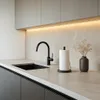 Porte-rouleau de cuisine Minismus noir sur pied - Voir les images du produit 2