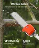 A close-up of a pole saw cutting a tree branch, with text overlays describing its features. Produktbild-Vorschau