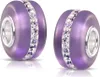 Lila matter Glas Bead, mit weißen Kristallsteinen hochkant angereiht, leicht schräg beidseitig fotografiert auf weißem Hintergrund. Produktbild-Vorschau