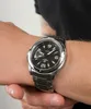 A person wearing a watch on their wrist. Náhľad obrázku produktu