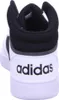 The back view of a white Adidas sneaker with a black collar and black Adidas logo on the heel. Produktbild-Vorschau