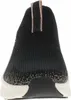 The back view of a black Skechers sneaker. Náhled obrázku produktu