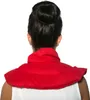 Back view of a person wearing a red neck pillow. Produktbild-Vorschau
