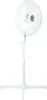 A white pedestal fan is shown against a plain white background. Voir les images du produit