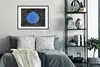 MuchoWow® Gerahmtes Poster Blumen - Schwarz - Weiß - Blau Produktbild-Vorschau 2
