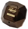 Kompakter Flakon des Lady Million Privé Eau de Parfum mit kantiger Form, goldenen Akzenten und zentral platziertem Sprühpunkt. Produktbild-Vorschau