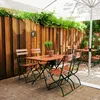 Relaxdays Zwerg mit Fenster, wetterfeste Gartendeko, Produktbild-Vorschau 5