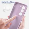 A hand is touching a purple phone case, highlighting its matte surface and soft grip. Produktbild-Vorschau