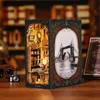 Maison miniature Book Nook - Musée des papillons Voir les images du produit 2
