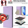 A collage of images showing a phone case, its features, and its protective capabilities. Produktbild-Vorschau