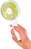 Eine Hand hält den Unold Handventilator Breezy II, einen kompakte tragbaren Ventilator  Anteprima dell’immagine prodotto