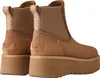 A pair of brown UGG Chelsea boots with platform soles, shown from the back. Anteprima dell’immagine prodotto