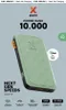 A product shot of a sage green power bank with marketing text and icons. Voir les images du produit