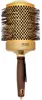 A studio shot of a round hairbrush. Anteprima dell’immagine prodotto