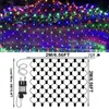 A string of colorful net lights draped over bushes and a fence, with a diagram showing the dimensions and lead wire of the lights. Voir les images du produit