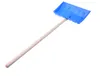 A blue plastic snow shovel with a wooden handle, isolated on a white background. Voir les images du produit