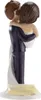 Hochzeitstortenfigur - Bräutigam trägt Braut in seinen Produktbild-Vorschau 2