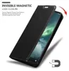 A black phone case is shown open, revealing a phone screen with a northern lights image. Text describes the magnetic closure feature. Náhled obrázku produktu