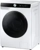 A white Samsung washing machine with a black door and control panel, shown from a three-quarter angle against a white background. Voir les images du produit
