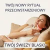 Urządzenie przeciwzmarszczkowe, codzienny rytuał, promienna cera, stosowanie na kanapie Podgląd zdjęcia produktu