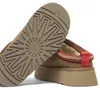 UGG Damen-Slipper aus Wildleder, braun - Größe 10 Produktbild-Vorschau 5