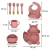 A layout of children's tableware with dimensions indicated. Voir les images du produit