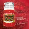 Yankee Candle Red Apple Wreath Duftkerze 623 g Produktbild-Vorschau 9