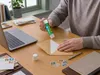 Scotch® Permanent Klebestift - Aufsteller mit 12 Stiften - Produktbild-Vorschau 6