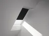 VELUX Verdunkelungsrollo uni schwarz manuell Rahmen weiß Produktbild-Vorschau 1