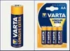 A split image showing a single Varta AA battery on the left and a four-pack of Varta AA batteries in their packaging on the right. Anteprima dell’immagine prodotto