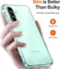 A hand holding a transparent phone case over a phone. Produktbild-Vorschau