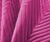 Fioletowa aksamitna narzuta na łóżko ze wzorem ARROW VELVET Podgląd zdjęcia produktu 4
